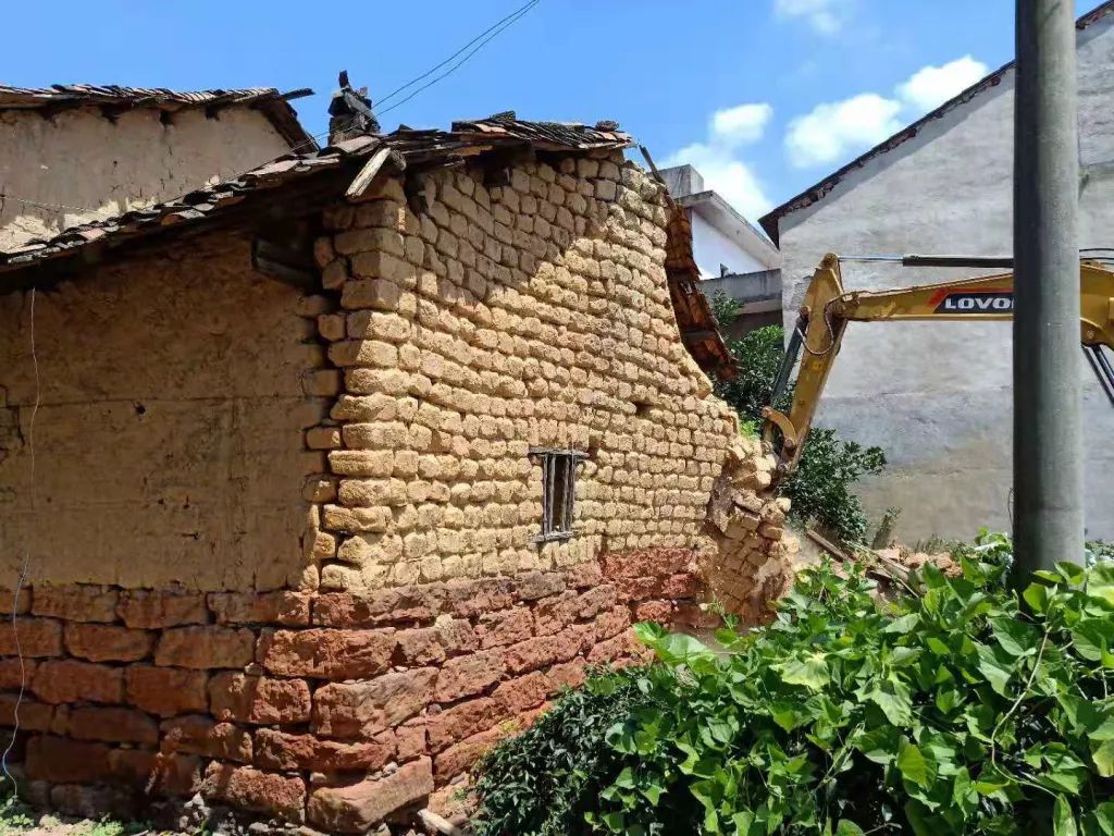 【媒体看安义】东阳镇云溪村：干群齐动手村庄焕新颜