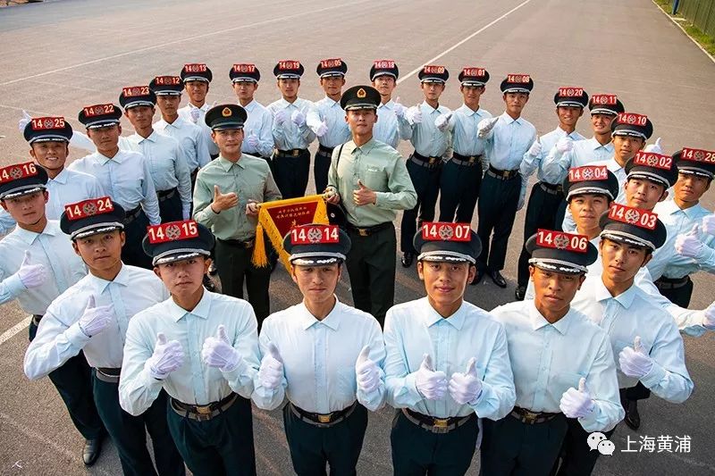 黄浦区人民武装部军事科参谋陈佳仪：“国庆阅兵这一天，我从*安门天**前走过”