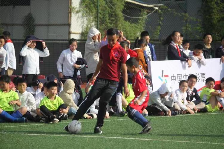 校园足球联赛助推青少年足球普及,让孩子们拥有梦想