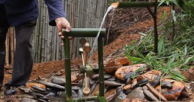 63岁中国大爷靠玩木头火到国外,61岁中国大爷惊呆老外