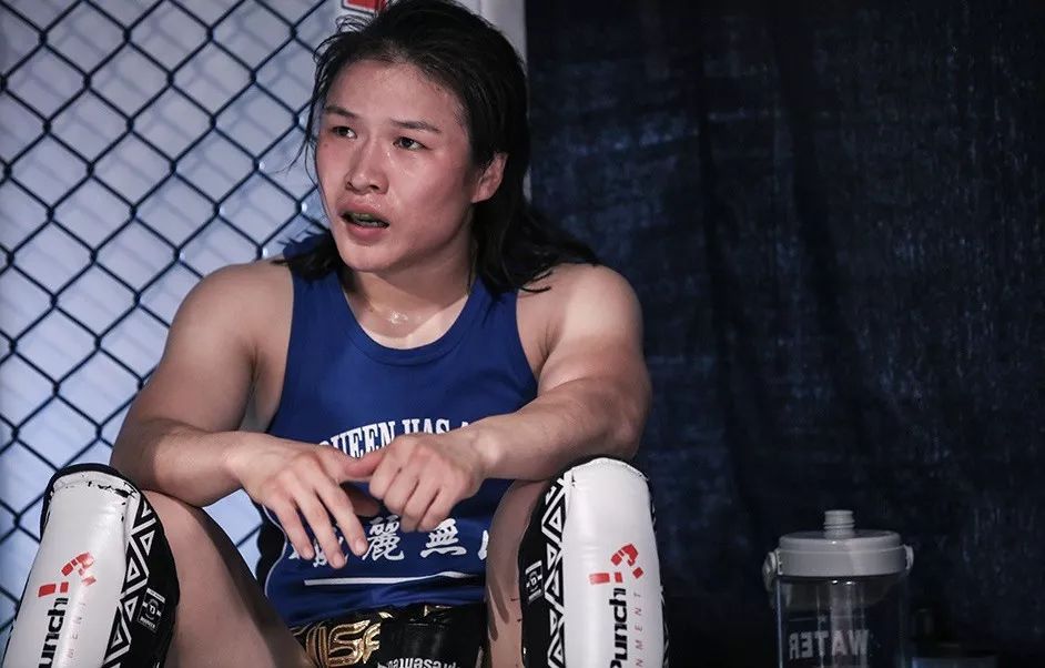 张伟丽格斗大师,张伟丽拳击机