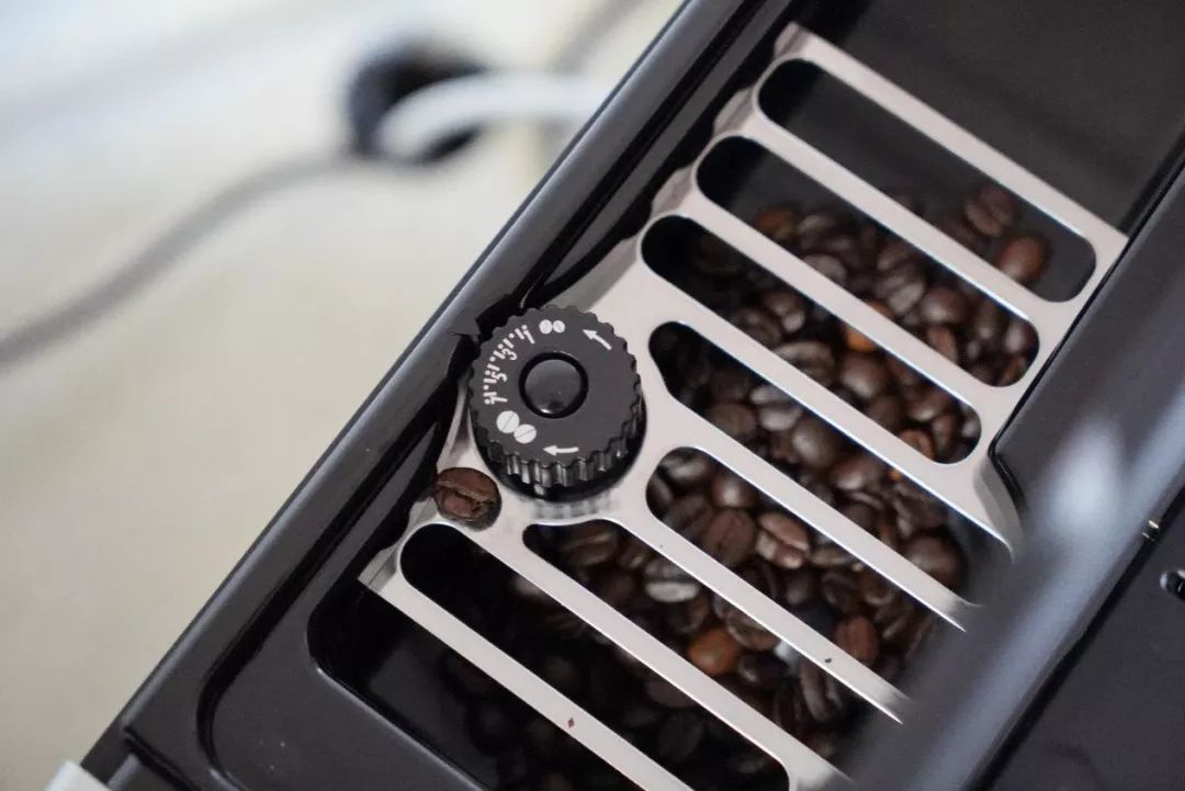 德龙全自动意式咖啡机推荐,摩卡咖啡壶和德龙意式咖啡机比较