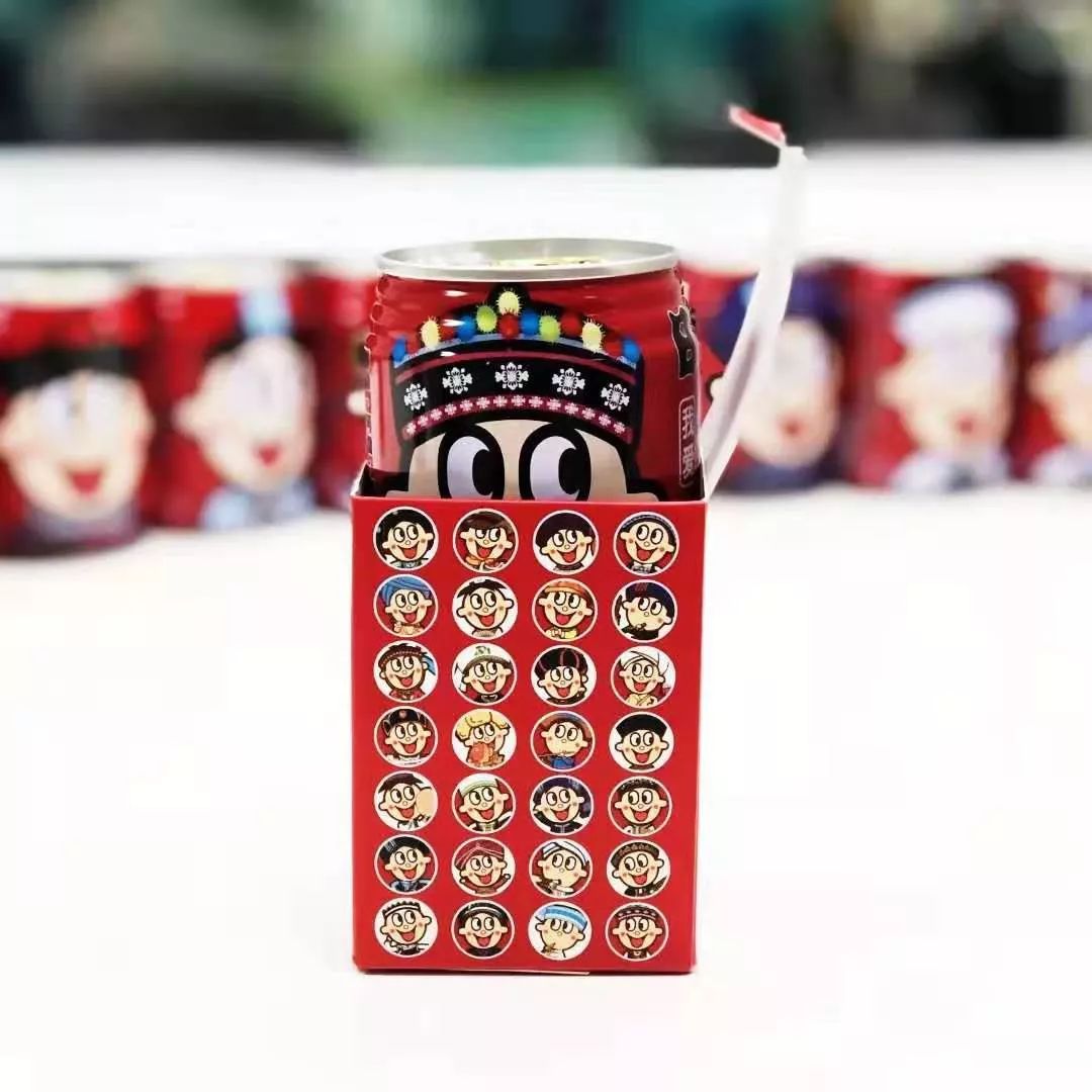 粉丝送王一博“导弹”丑哭设计师肖战；小学生戴“紧箍咒”气炸网友；旺仔这回闹大了！...「设计烩报250期」