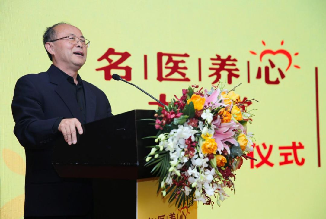 各路名医加持深度患教，百年港药“益安宁丸”开始行动了