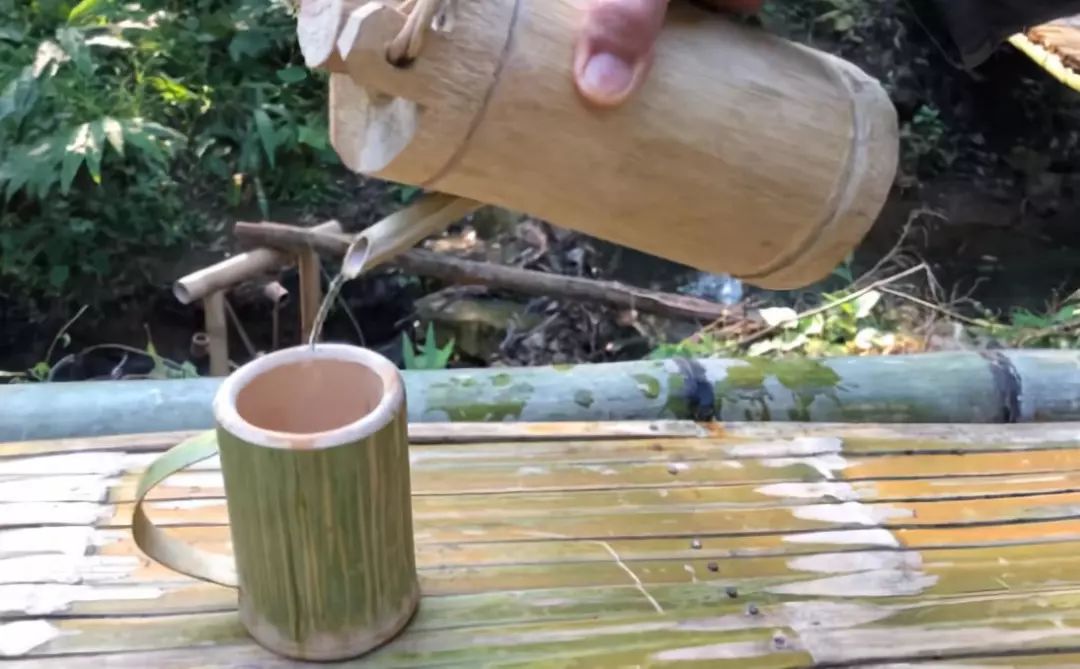 真·鲁班再世！61岁中国大爷造出2500年前鲁班凳，惊艳1000万外国网友：这还是我认识的中国功夫吗？