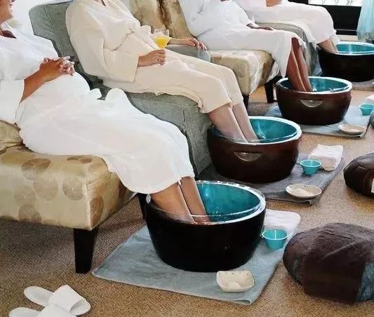 人间富贵花的颜值变化,被人夸人间富贵花回复什么更美