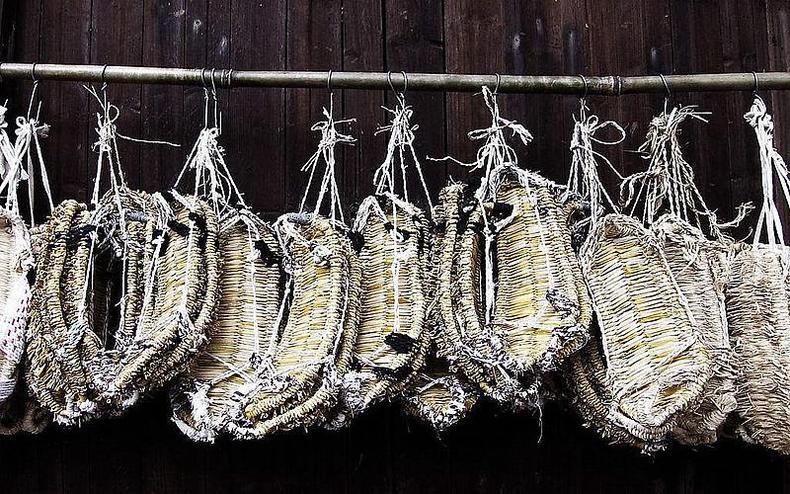 鞋子后面的小尾巴叫什么名字,鞋子后面的小尾巴