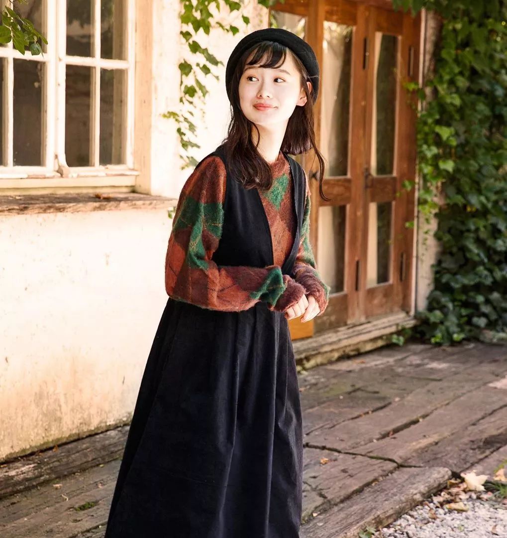 日杂少女改变风格,复古森女文艺优雅穿搭