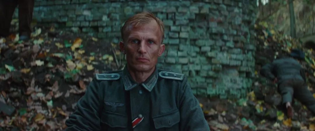 鏄嗘眬鐢靛奖涓殑鏈嶈,鏄嗘眬鐢疯