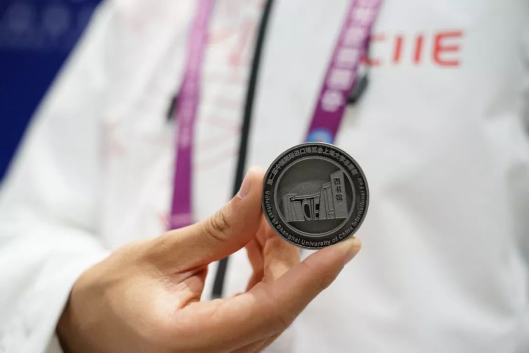 进博会小叶子徽章,进博会小叶子完整视频