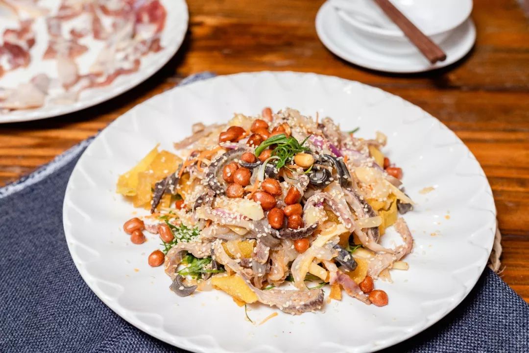 嚟度，可能系顺德桑拿种类最多嘅地方！鸵鸟都唔放过！真够呛