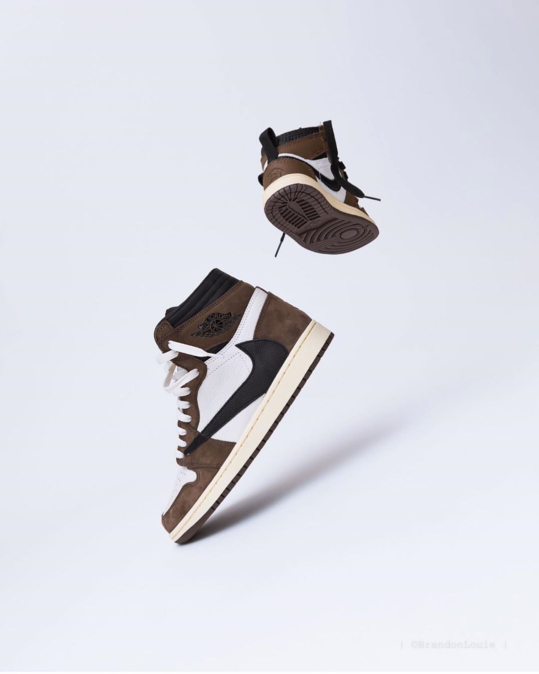 倒钩、OW北卡AJ1市场价暴跌！跟风冲这些鞋的人都后悔了