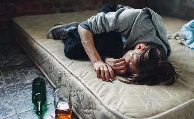 解酒最快最有效的方法蜂蜜水,喝什么快速解酒