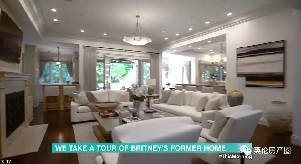 小甜甜布兰妮卖美国豪宅！赔的还不是一点半点