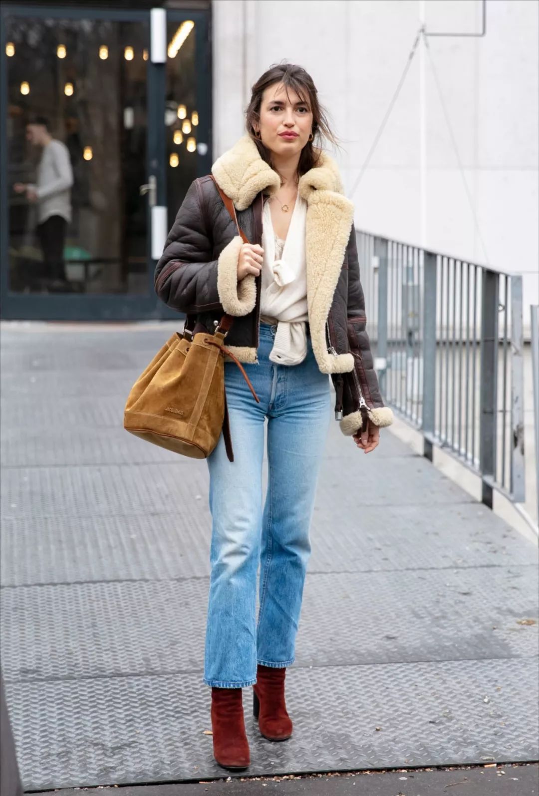 钟楚曦新中式穿搭同款,高级脸的钟楚曦独爱港风式穿搭