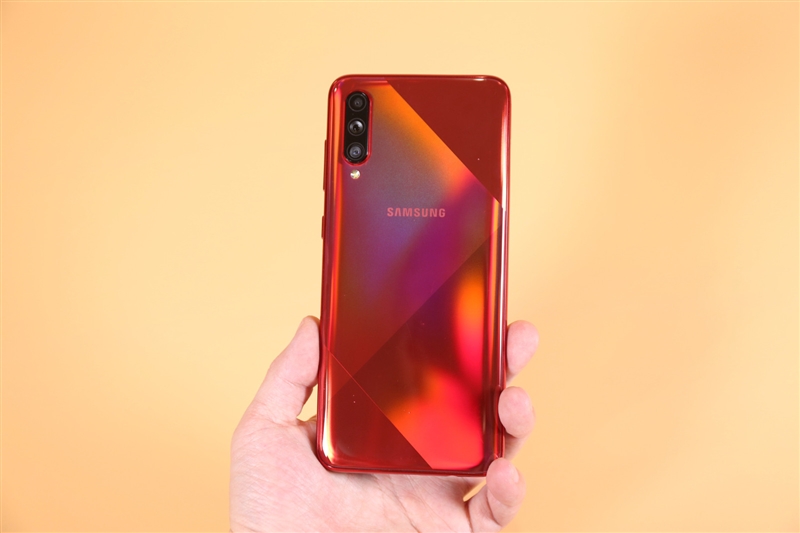 中端机还能如此漂亮三星GalaxyA70s评测：最轻薄的6400万三摄之作