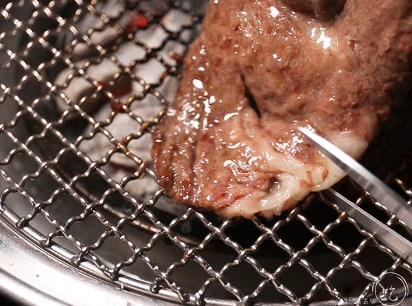 壕气！魔都这家性价比大魔王，100+澳洲和牛能吃到撑！还可以白拿Dior和香缇卡