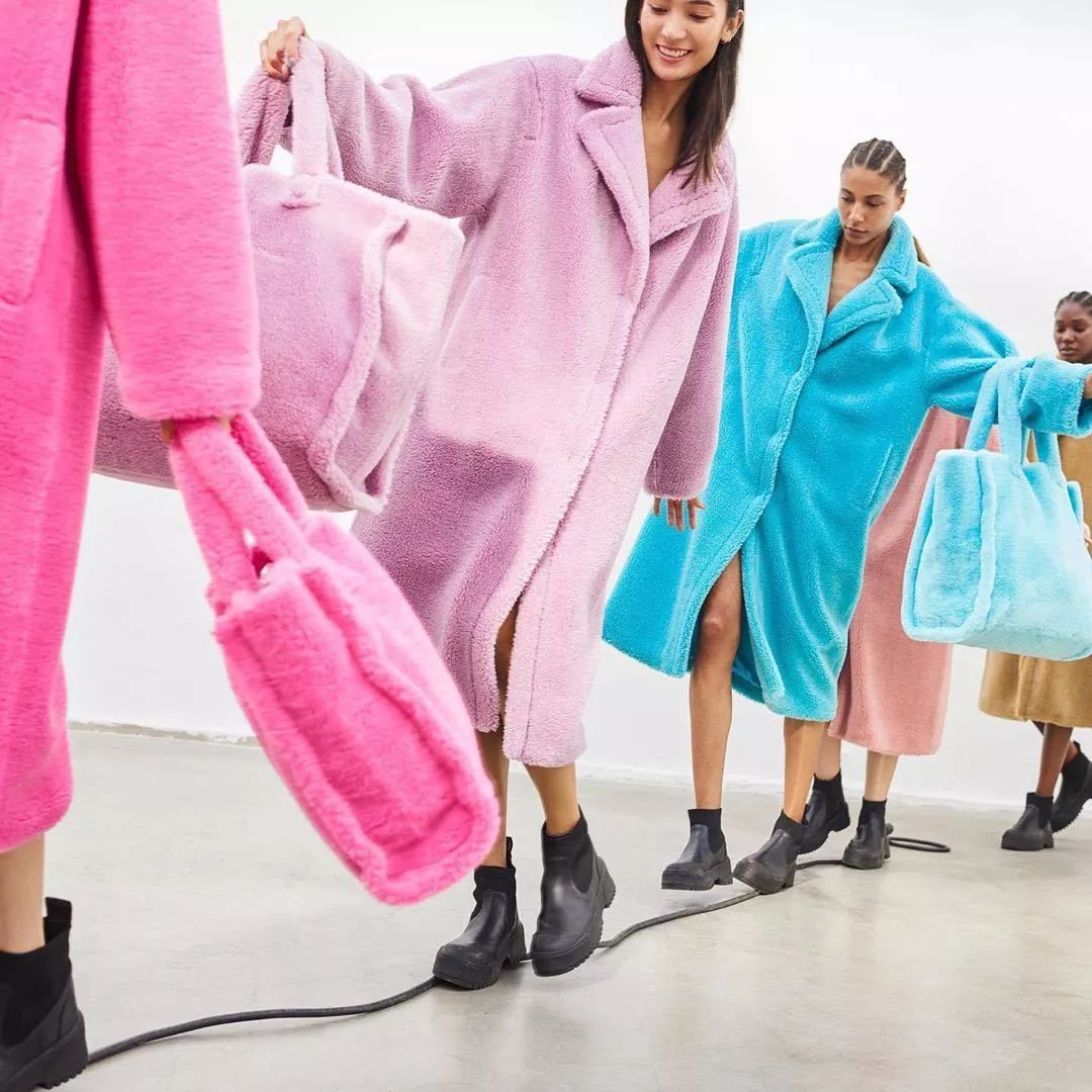 什么牌子的大衣好看又实用,大衣冬季必买的款式不过时