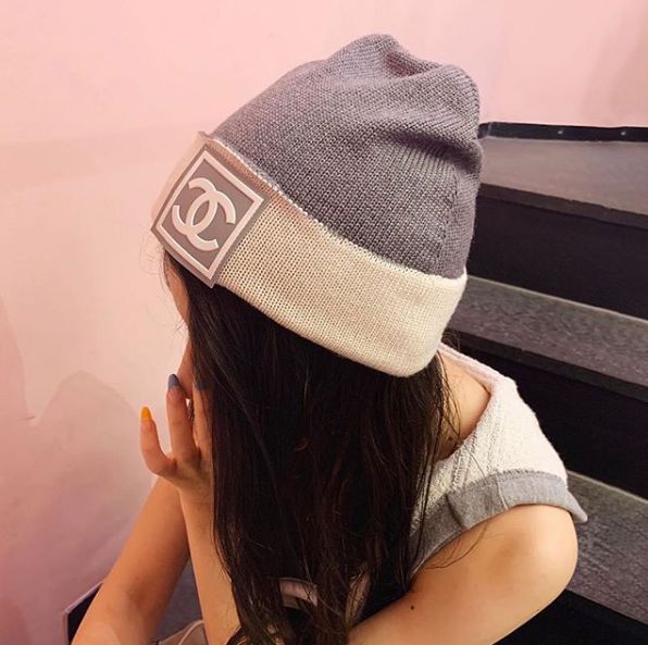为什么总觉得自己戴毛线帽丑,毛线帽怎么戴着不掉