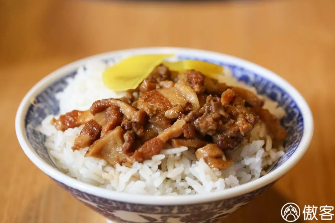 午休狂拍丨开了20年的台湾菜馆,搬迁3次,开到哪食客追到哪