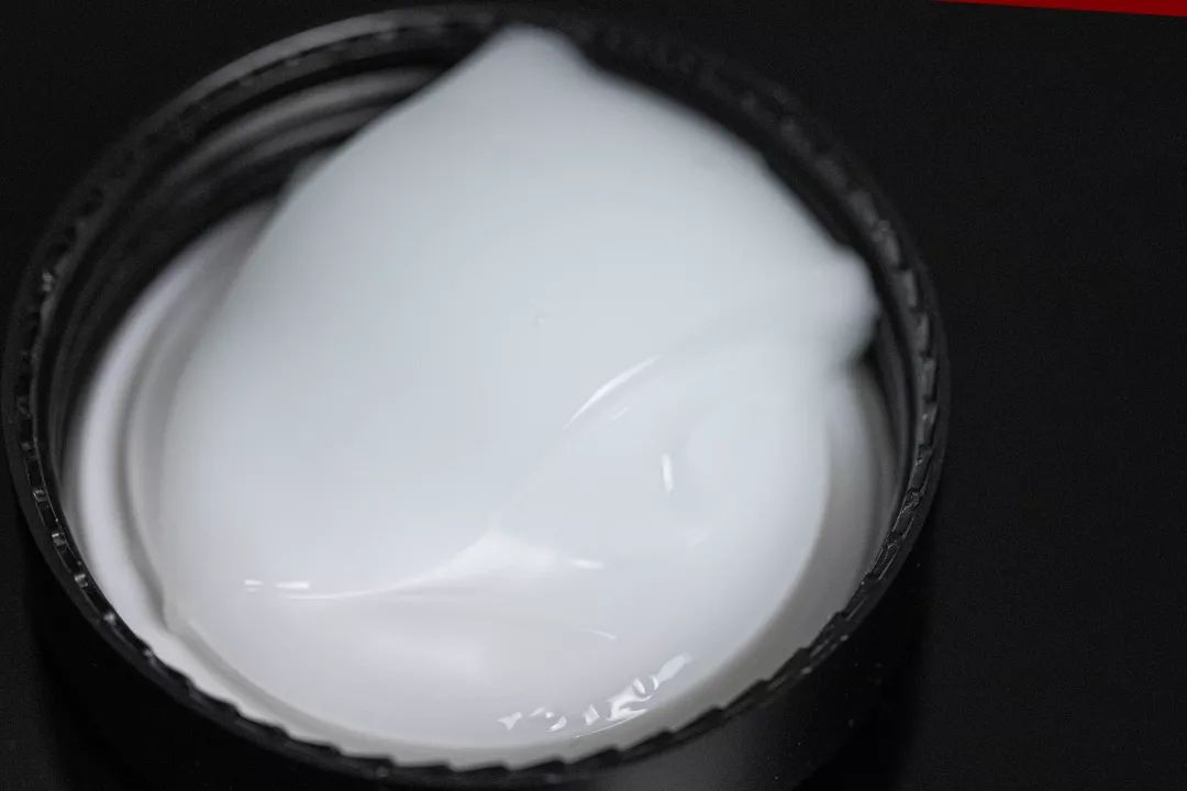 男士脸爆皮用什么保湿,男生秋冬脸上起皮用什么保湿