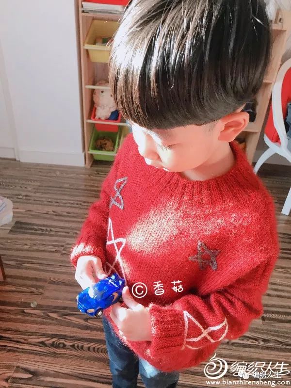 山羊绒女宝毛衣的编织教程,女宝彩虹色套头毛衣编织全过程