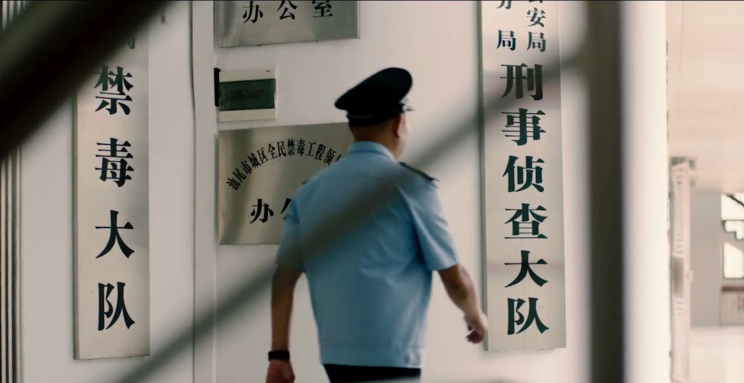 即使心脏做了两次支架手术，便衣警察颜海龙依然奋战在一线