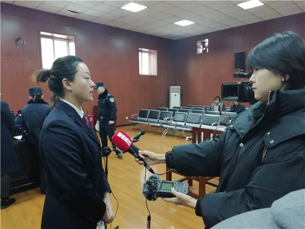 做蛋糕添加“泡打粉”女被告人被判有期徒刑八个月