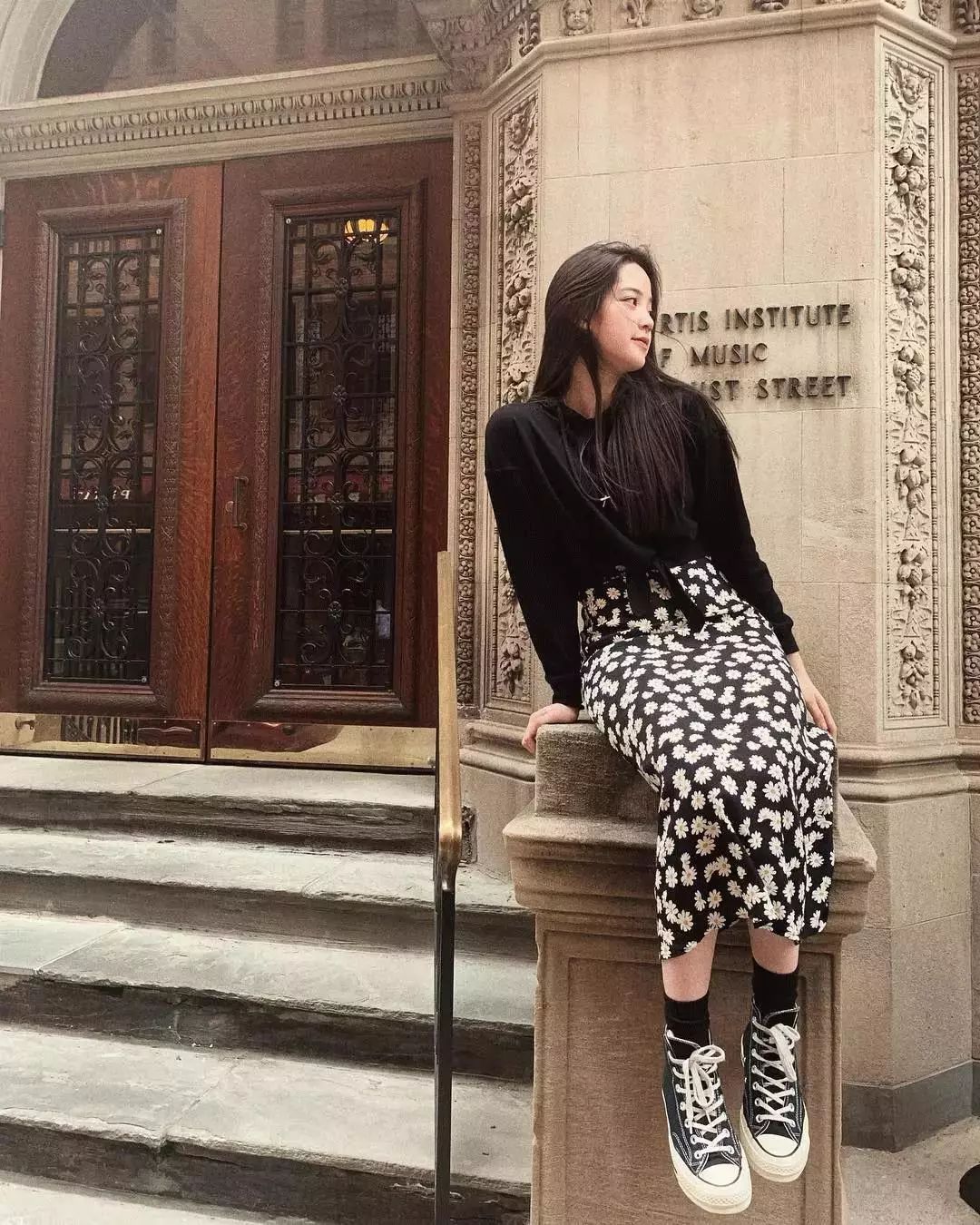 权志龙喜欢的雏菊是什么雏菊,权志龙的小雏菊为什么少一半