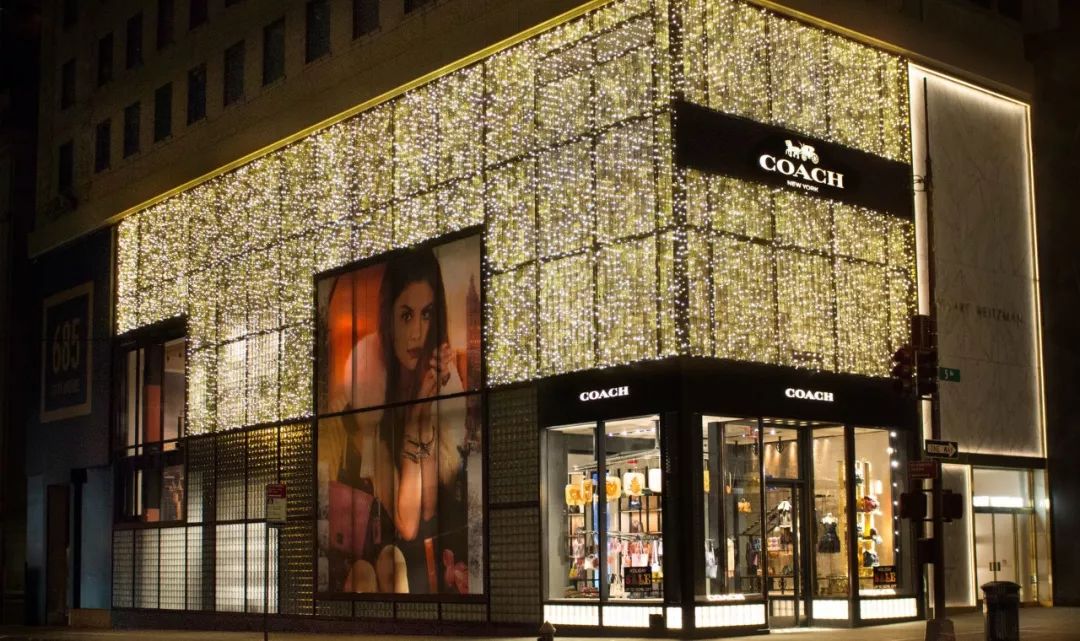 在过圣诞这件事上，明星们比你认真多了