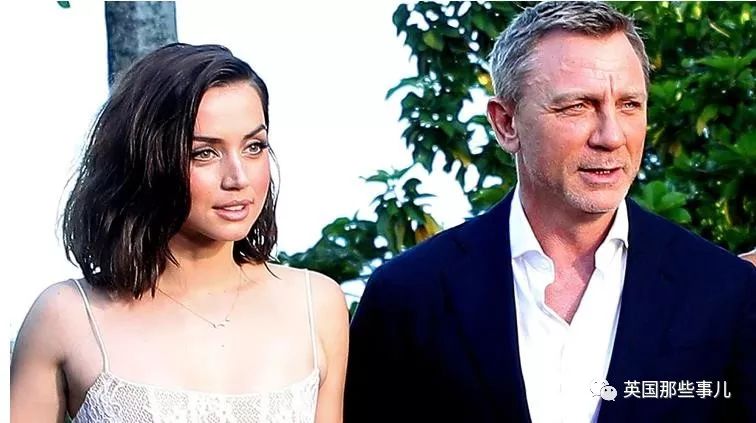 她是新任007邦女郎，也是梦露…这个古巴妹子，凭啥成了新一代性感女神？