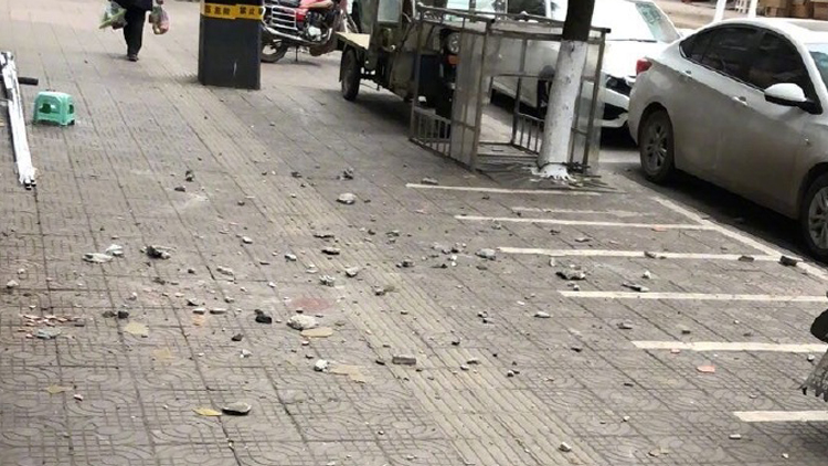 c罗飞过来头球,c罗腾空头球街头