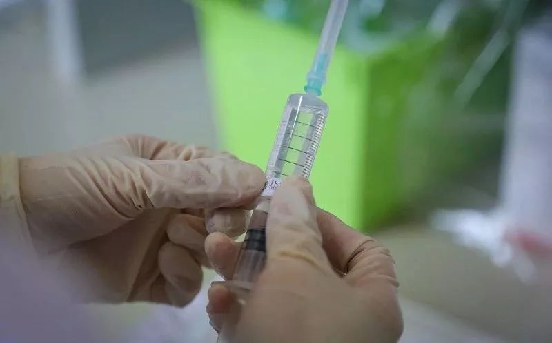 「小心」眼睛肿成缝，头皮溃烂…一周接诊20多例！当心，年前很多人爱做这事