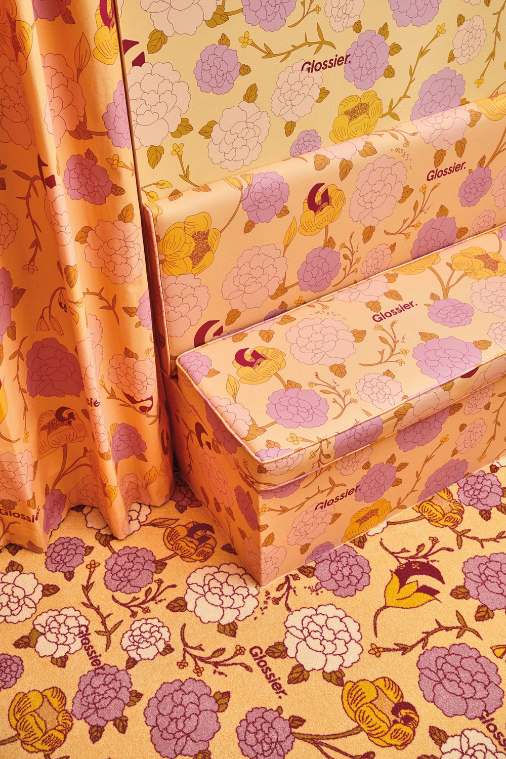 美妆店遇上碎花元素，少女心真的藏不住了