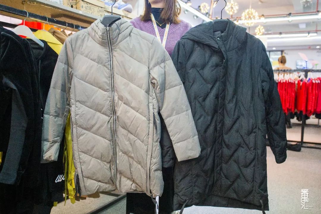 品牌羽绒服工厂99清仓,番禺南村羽绒服厂家清仓