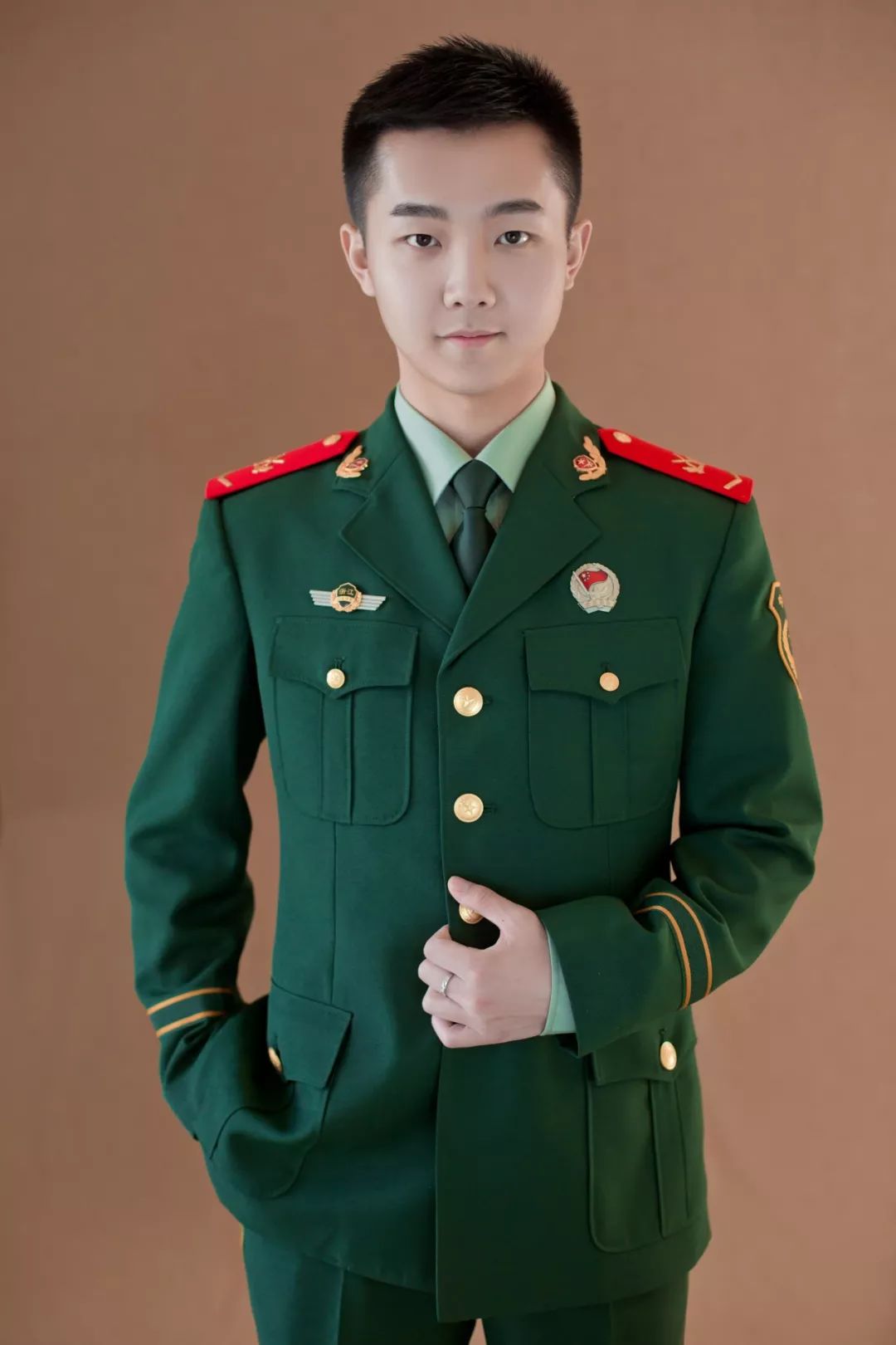 退伍军哥哥选的靠谱车：少点配置不要紧，中控单一可原谅，把思铂睿日常保养做到位，不能亏待“小老婆”