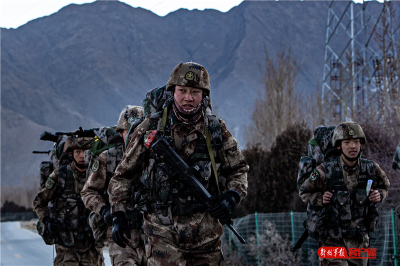 负重70斤登山,负重30斤拉练70公里