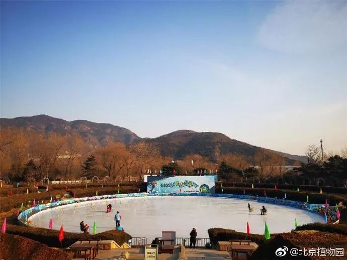 冰雪乐园北京雪圈畅玩,昌平绿洲水乡冰雪乐园