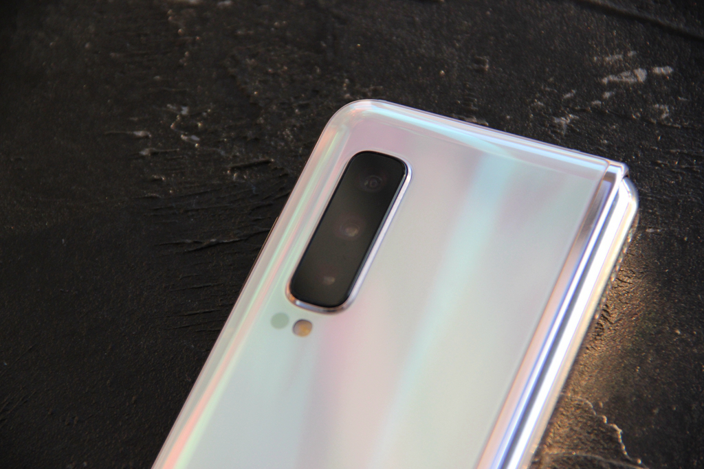 三星折叠屏w23flip5g版,心系天下三星w205g折叠屏手机