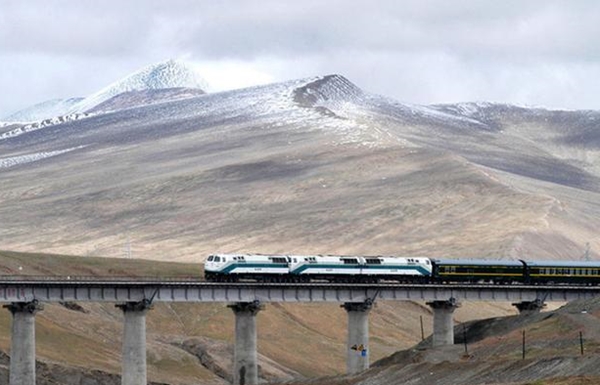 京张铁路百年变迁见证视频,百年党史纪录片京张铁路