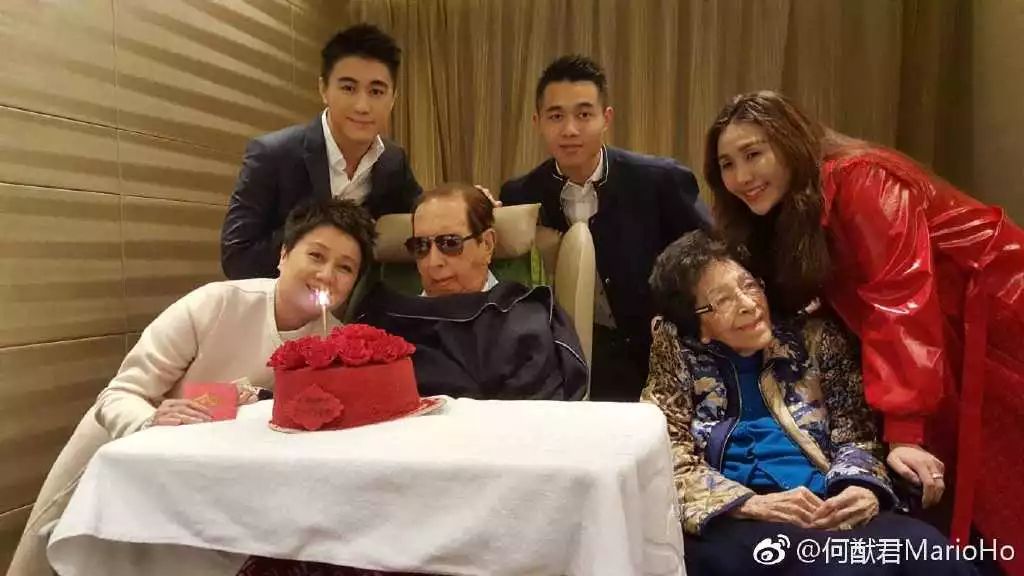 赌王何鸿燊一家四口照片,香港赌王何鸿燊的传奇一生
