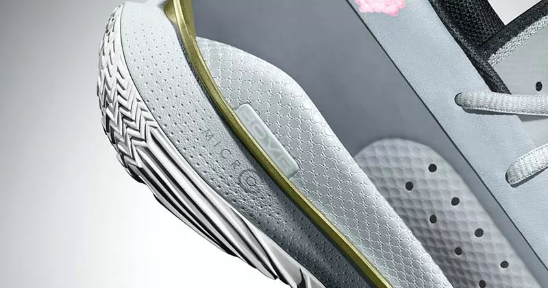 恨不得给全家都买一件！库里花卉战靴上架，官网强势优惠开启