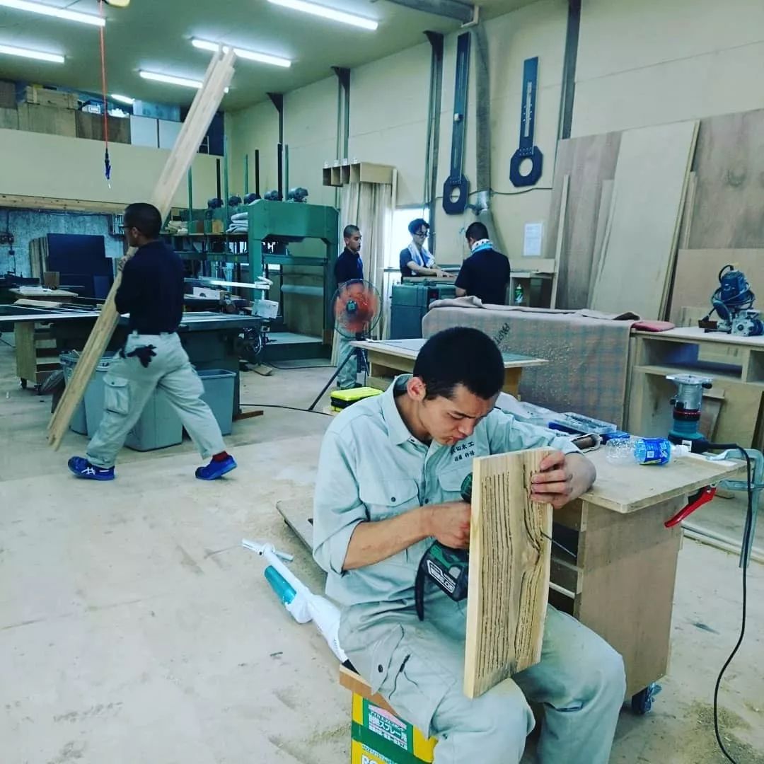 8年不许用手机、不许谈恋爱，他痛骂过的60个光头后来都成了日本大师...