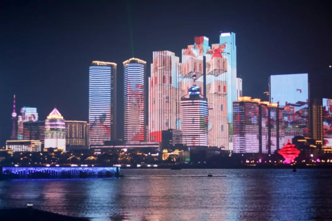 青岛无边泳池温泉度假,一线海景可以泡温泉