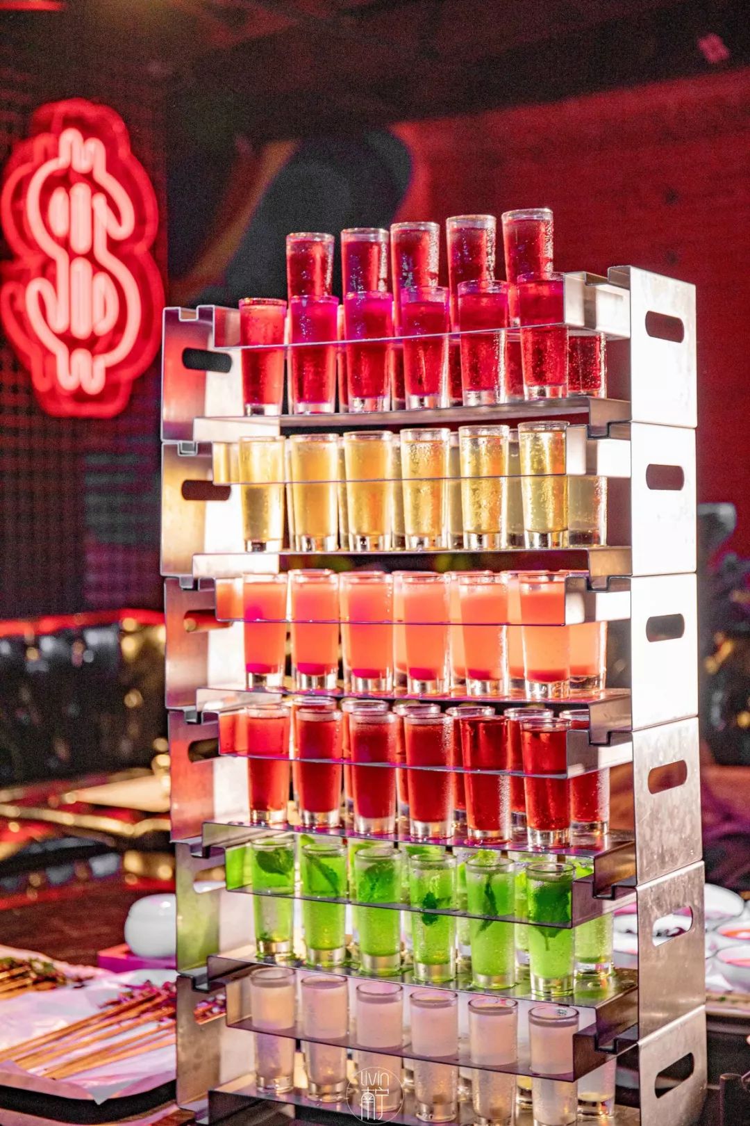 盛天地这间成都来的“网红酒馆”，谢霆锋都打卡了，你还没去过？