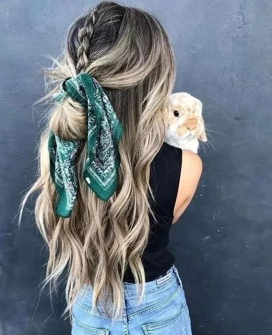 过时的丝巾绑头发,丝巾扎头发蝴蝶结造型