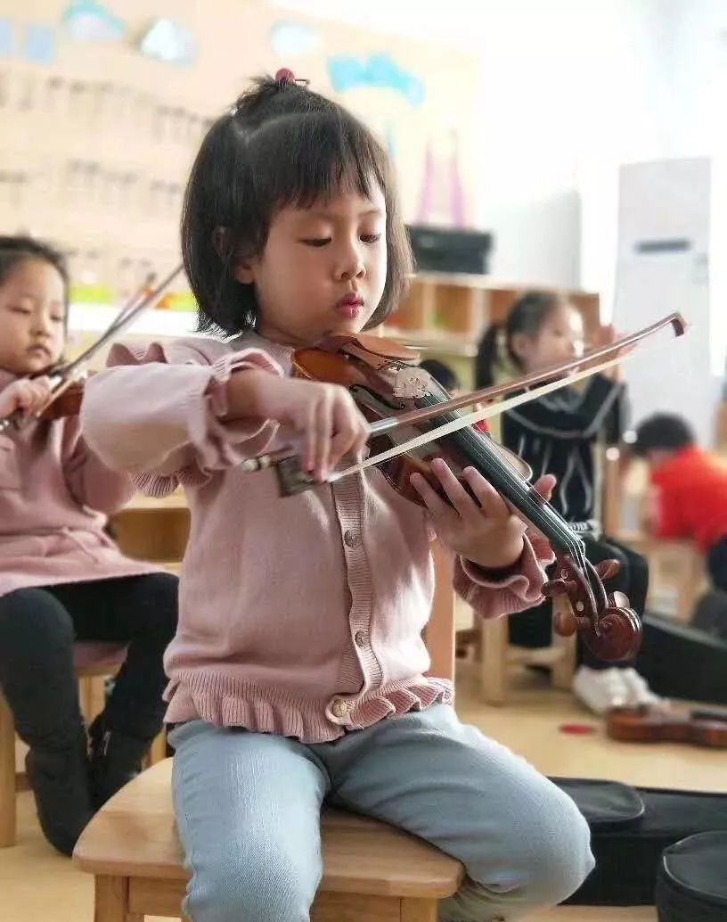 玉林新智程东方巴黎国际幼儿园,广西玉林容县灵山英豪幼儿园