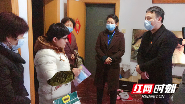 武陵区白马湖街道：*党**带群、老带青、点带面三类尖兵同战“疫”