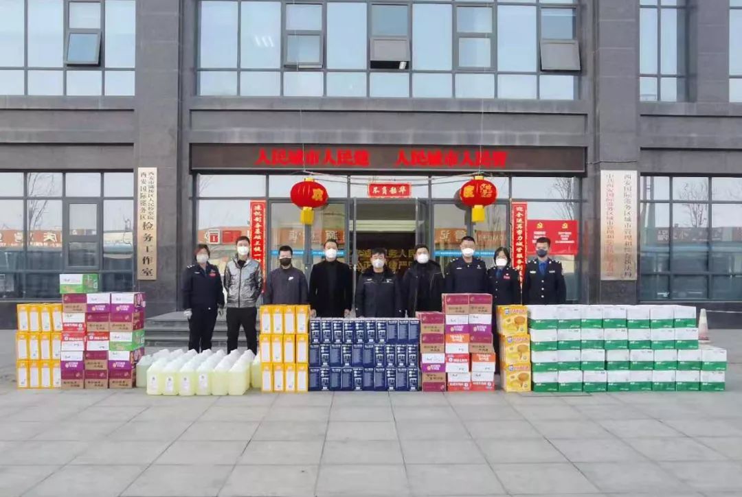 战疫一线党旗飘勇担使命践初心,让党旗在防控战役第一线高高飘扬