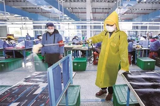 战场上守卫阵地的视频,战场阵地构筑